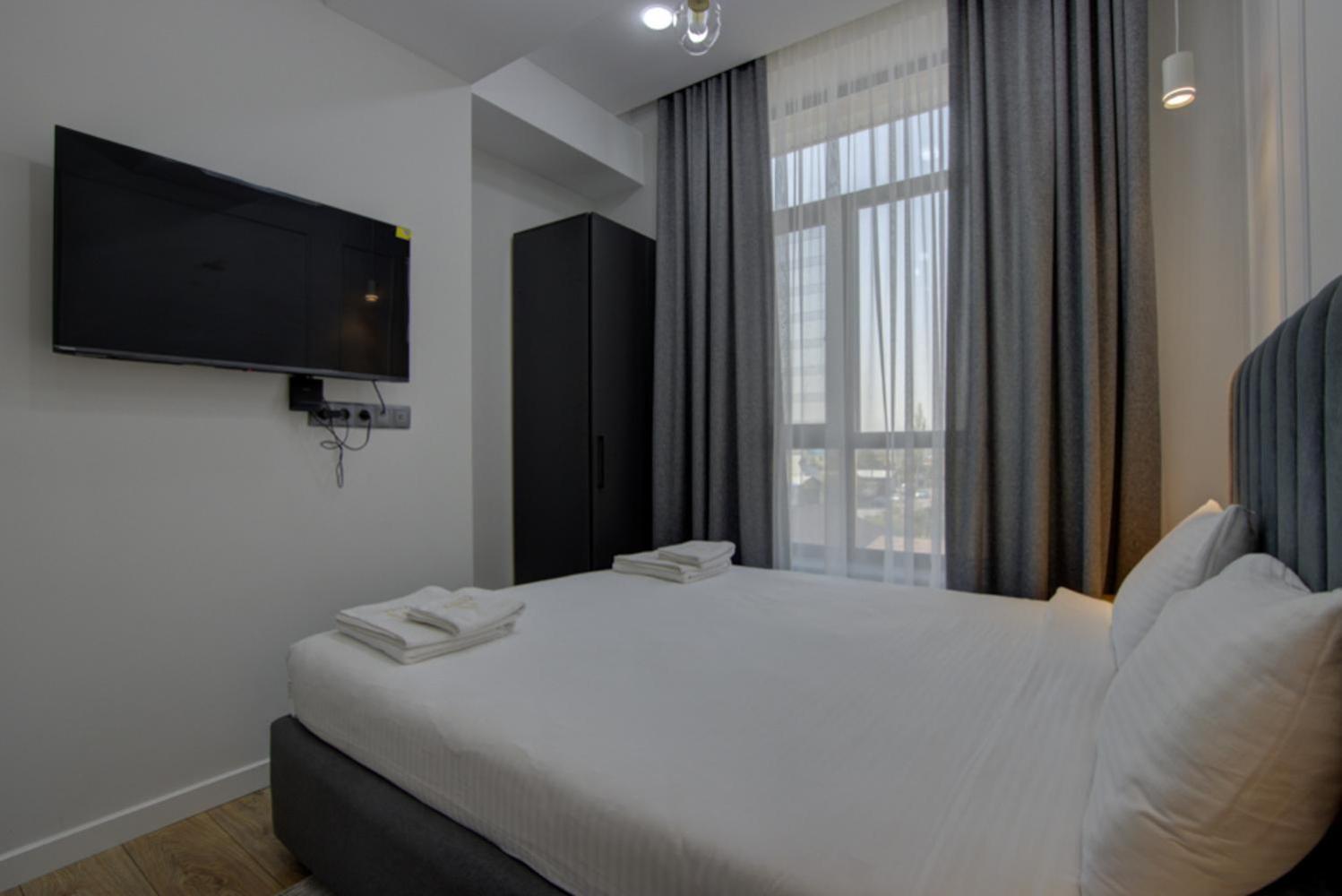 Aisha Hotel Bishkek Exterior photo