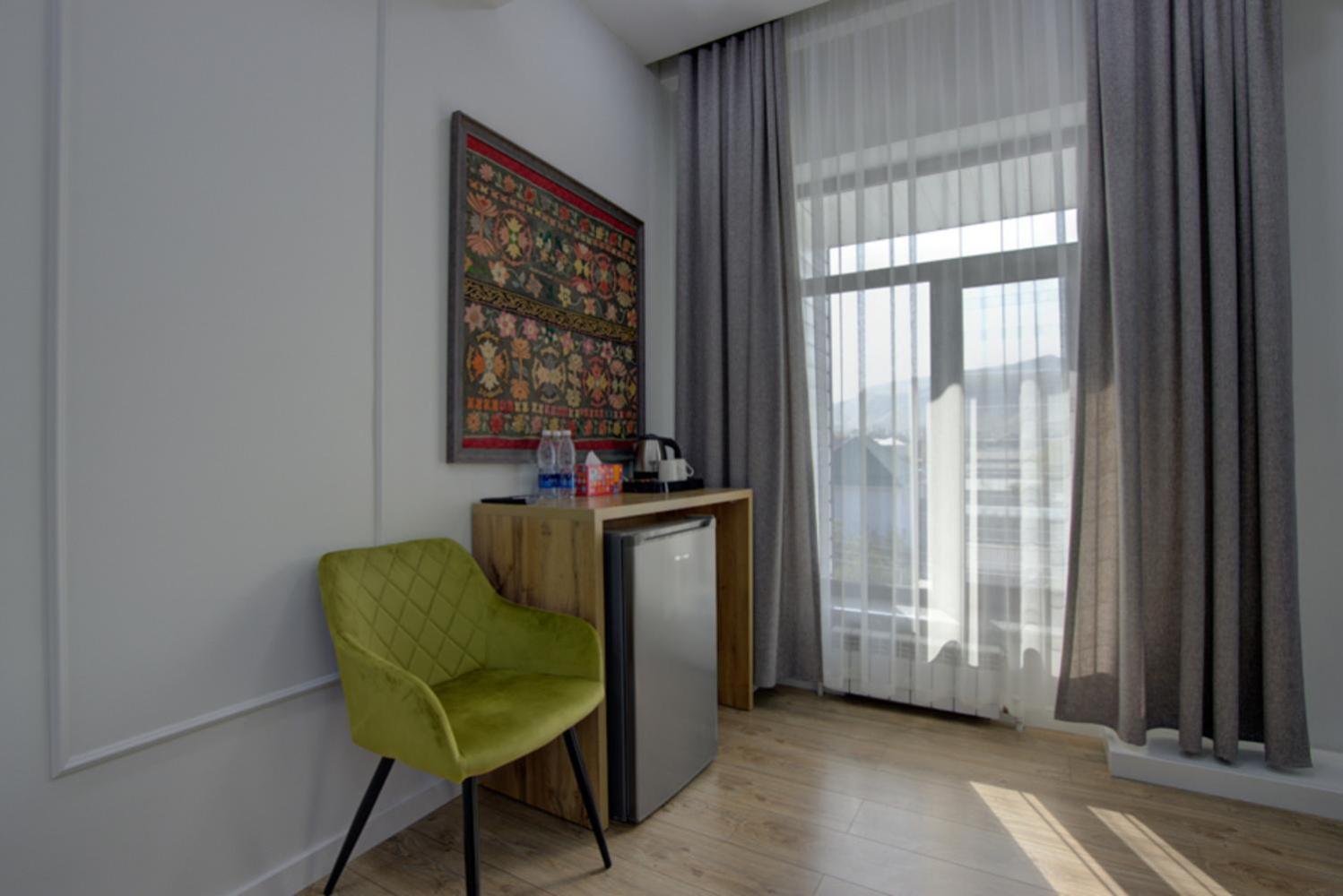 Aisha Hotel Bishkek Exterior photo