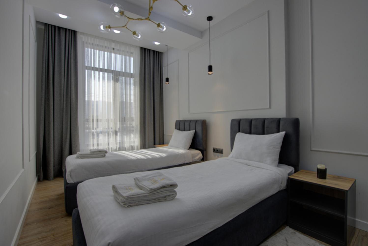Aisha Hotel Bishkek Exterior photo